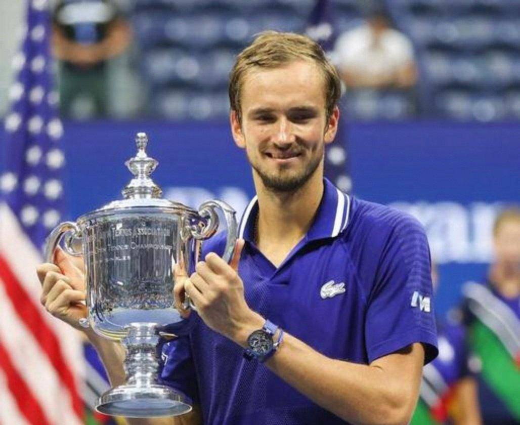 AYX-关于重返赛场引爆全场！，纳达尔意外战胜FPX比赛高潮迭起的信息