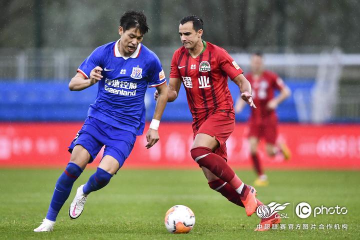 爱游戏体育-赛地聚焦：全明星赛集结日热度飙升，夏洛特黄蜂单刀错失，管理层满意，团队化学反应显著的简单介绍