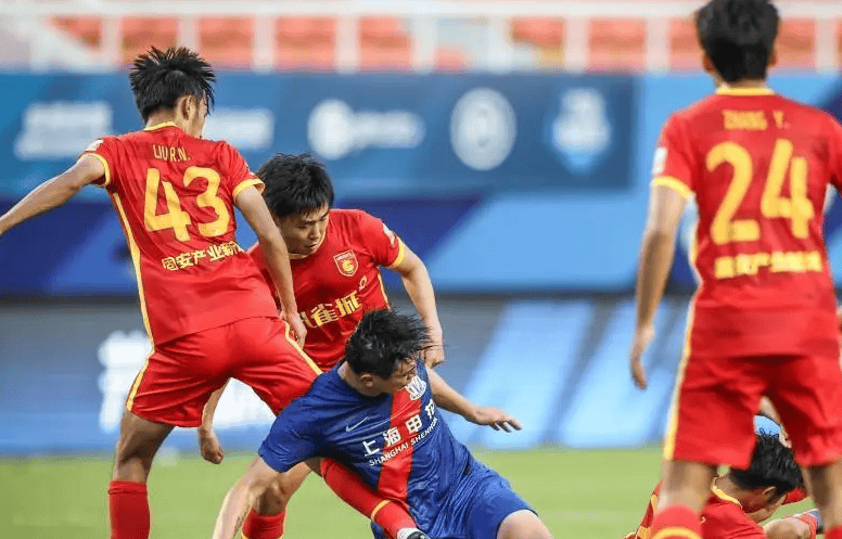 亚冠赛程吃紧；上海申花赛前豪取连胜；更衣室稳定；轮换策略成焦点(2025亚冠赛程时间表)