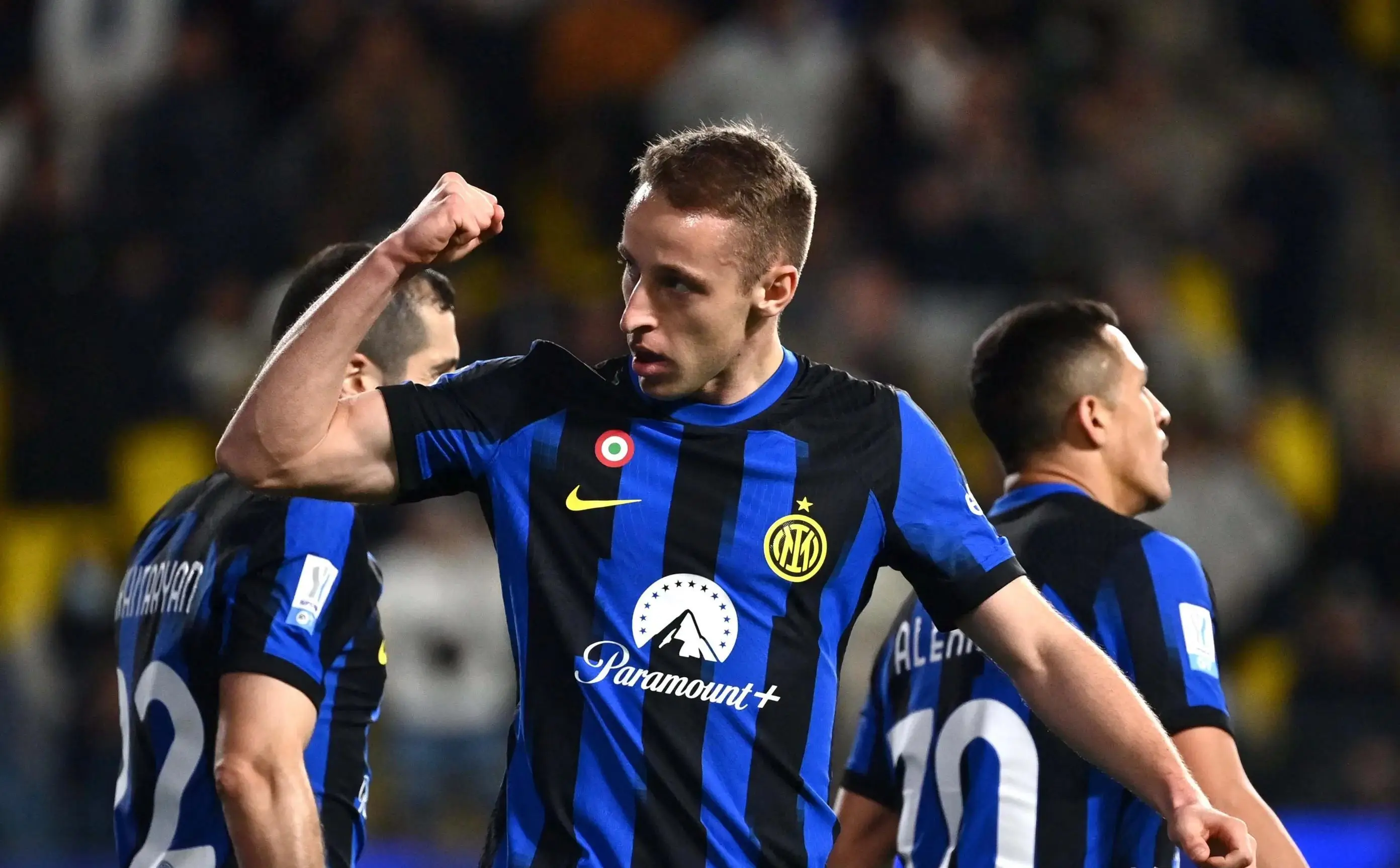 AYX-包含德甲赛程吃紧；多伦多猛龙转会期刷新队史纪录；媒体盛赞；数据趋势出现新变化的词条